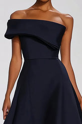 Eine Schulter Marineblaues Partykleid aus Satin